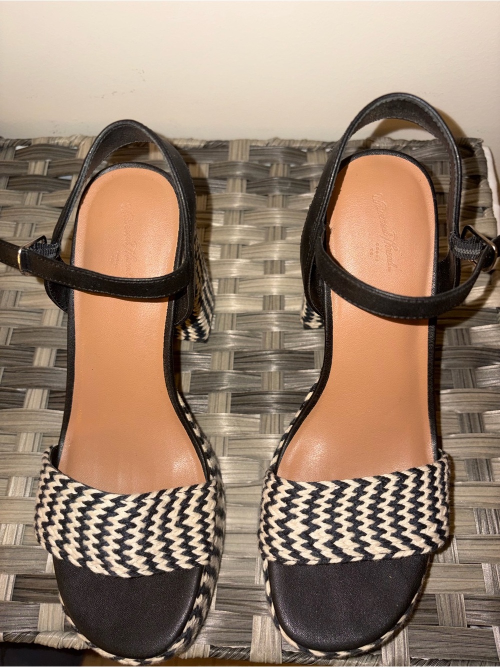 Black and White Woven Platform Sandals - Picture 2 of 3
